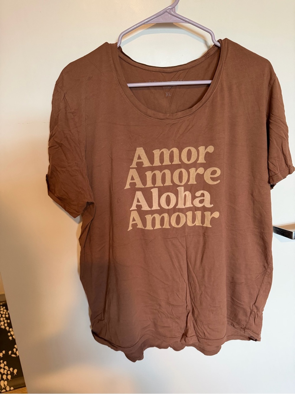 Fighting Eel 'Amor Amore Aloha Amour' Short Sleeve Top